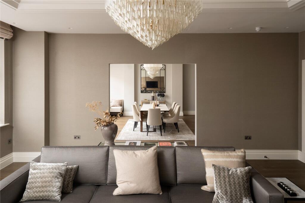 3 bedroom apartment for sale in Pont Street, Belgravia, London, SW1X